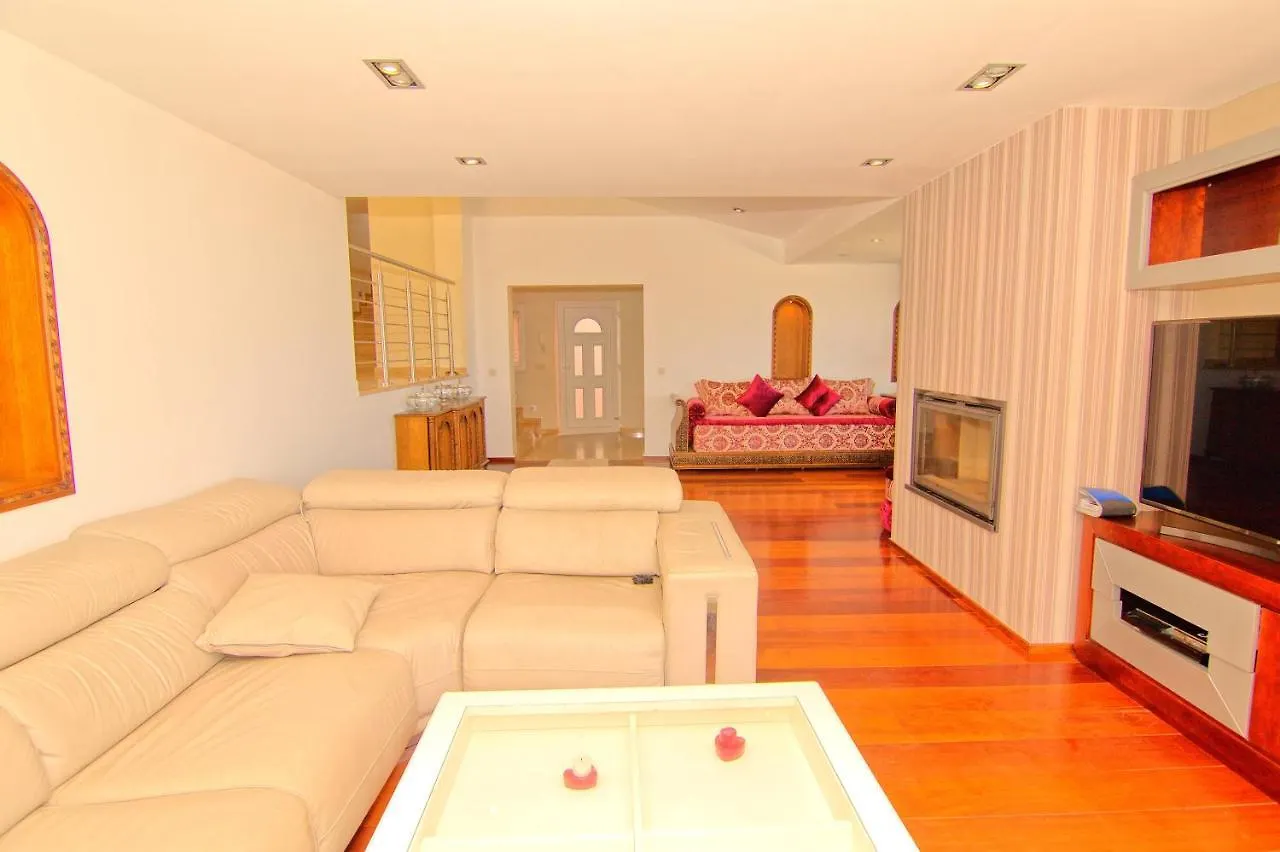 1001 Nights Villa Benalmadena 0*,